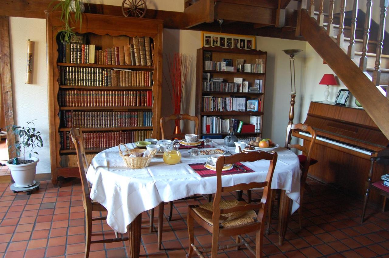 Le Pont St Michel Bed and Breakfast Maen Roch Buitenkant foto