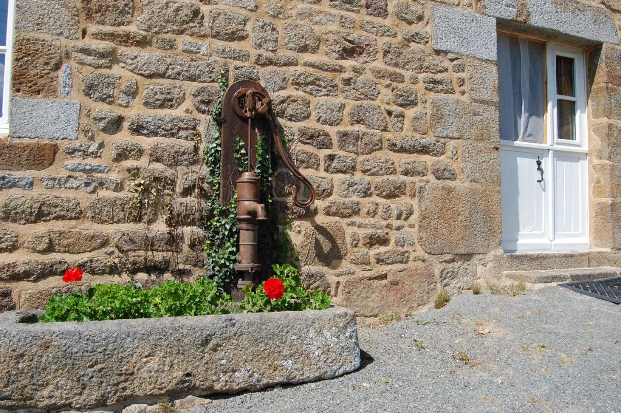Le Pont St Michel Bed and Breakfast Maen Roch Buitenkant foto