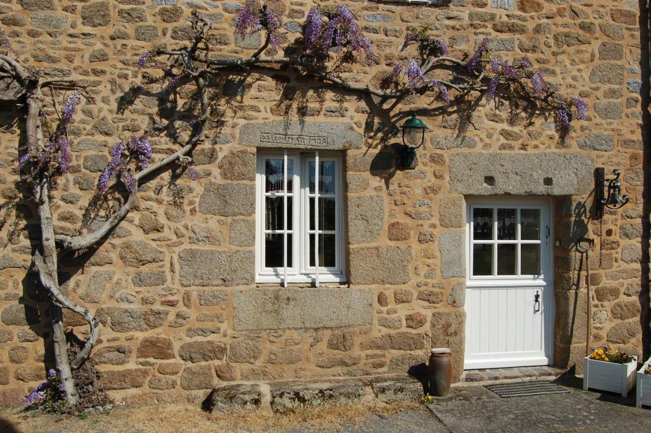 Le Pont St Michel Bed and Breakfast Maen Roch Buitenkant foto